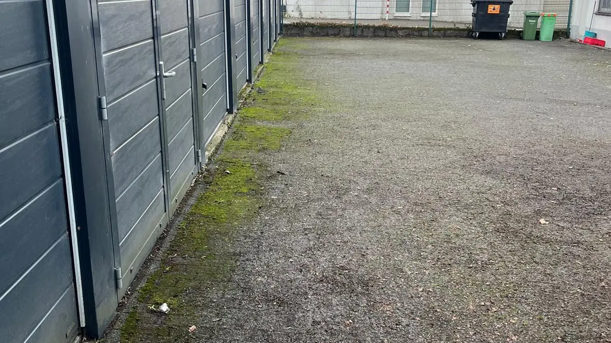 Nachher: Reinigung einer Garagenreihe