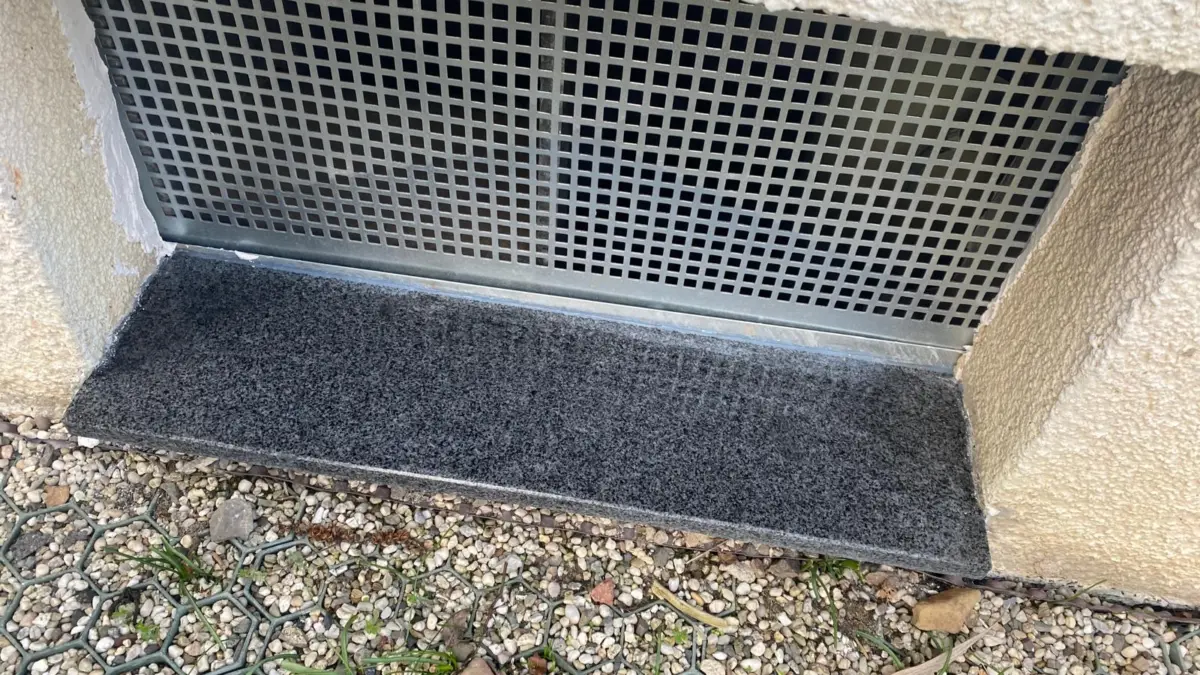 Nachher: Sockelreparatur an einem Kellerfenster